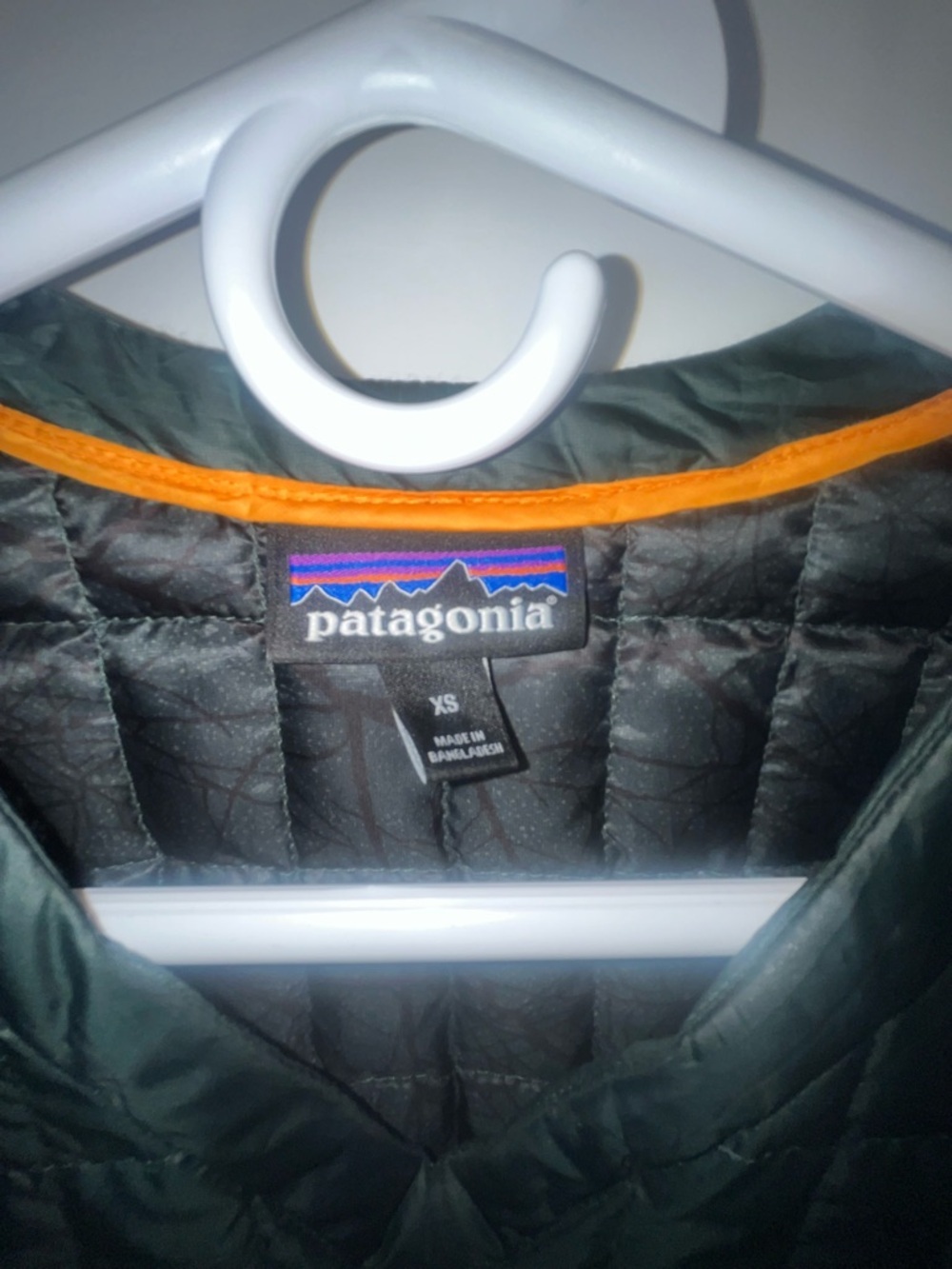 Patagonia Men's Recycled Down V-Neck Pullover quilted hunter green - Picture 3 of 5